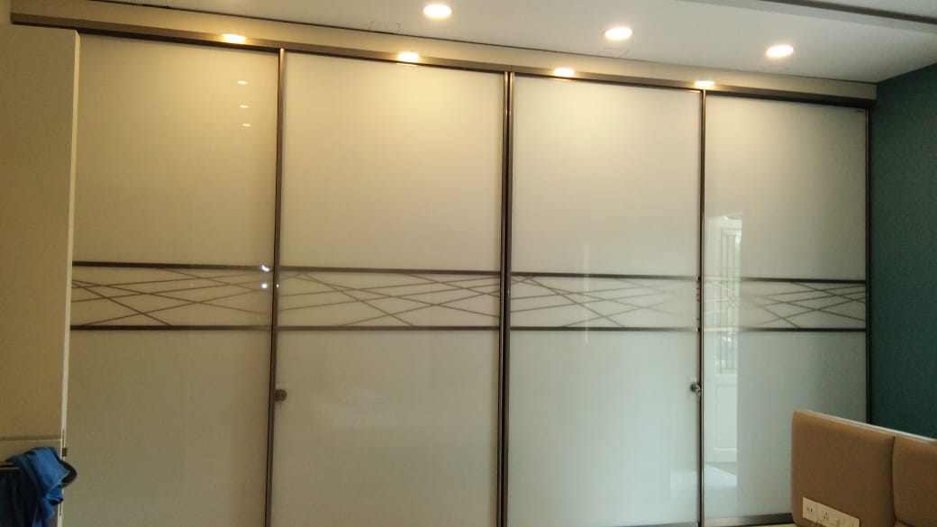 lacquer-glass-wardrobe-dealers-manufacturers-in-gurgaon-gurugram-india-top-dealers-manufacturers-in-gurgaon